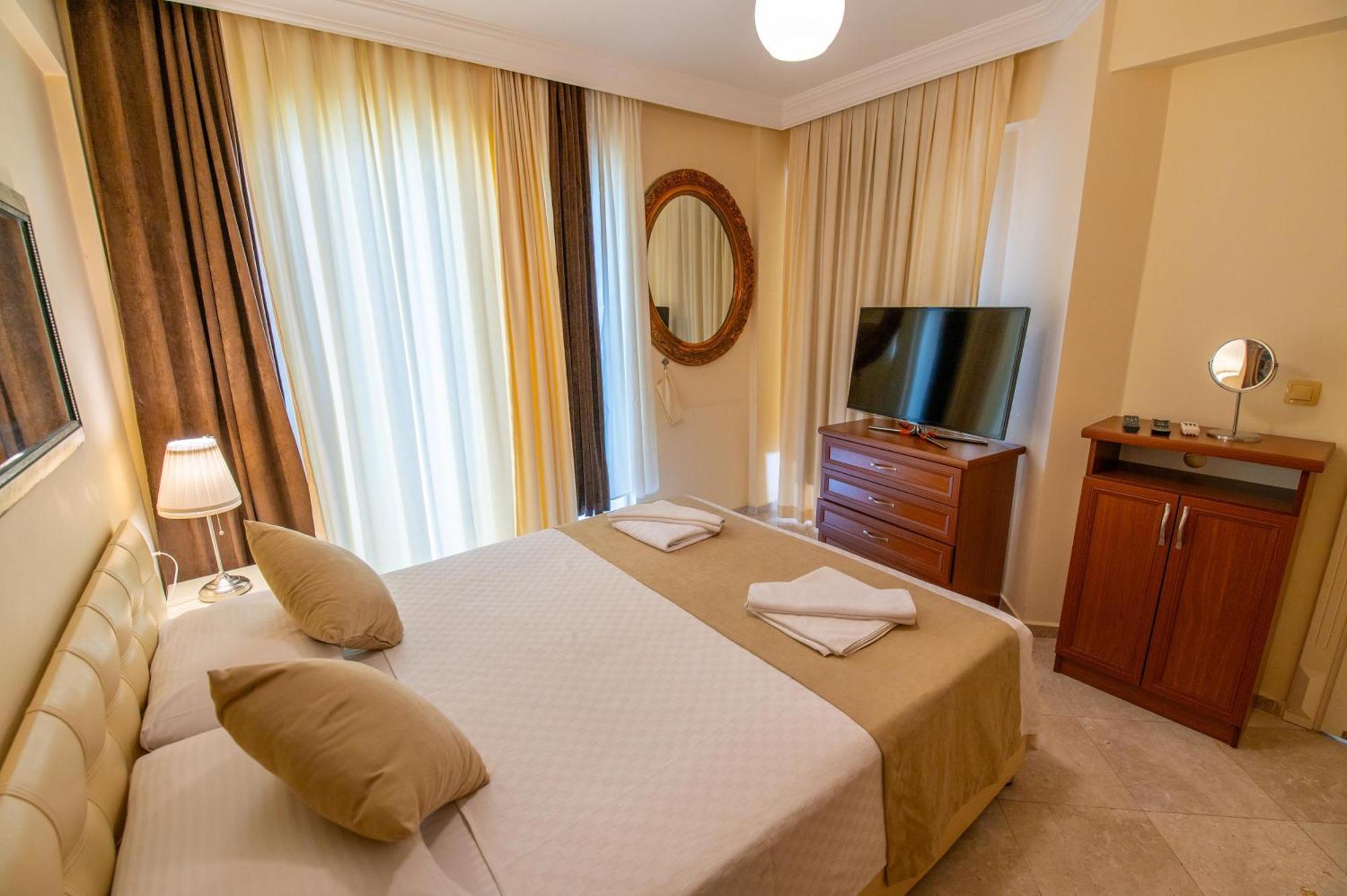 Sunset Beach Resort Aqua Lettings Fethiye Bagian luar foto