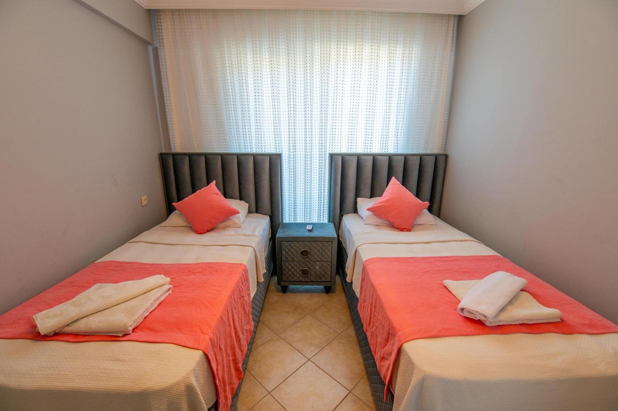 Sunset Beach Resort Aqua Lettings Fethiye Bagian luar foto