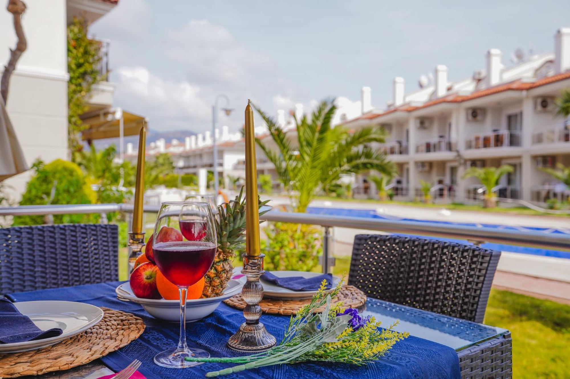 Sunset Beach Resort Aqua Lettings Fethiye Bagian luar foto