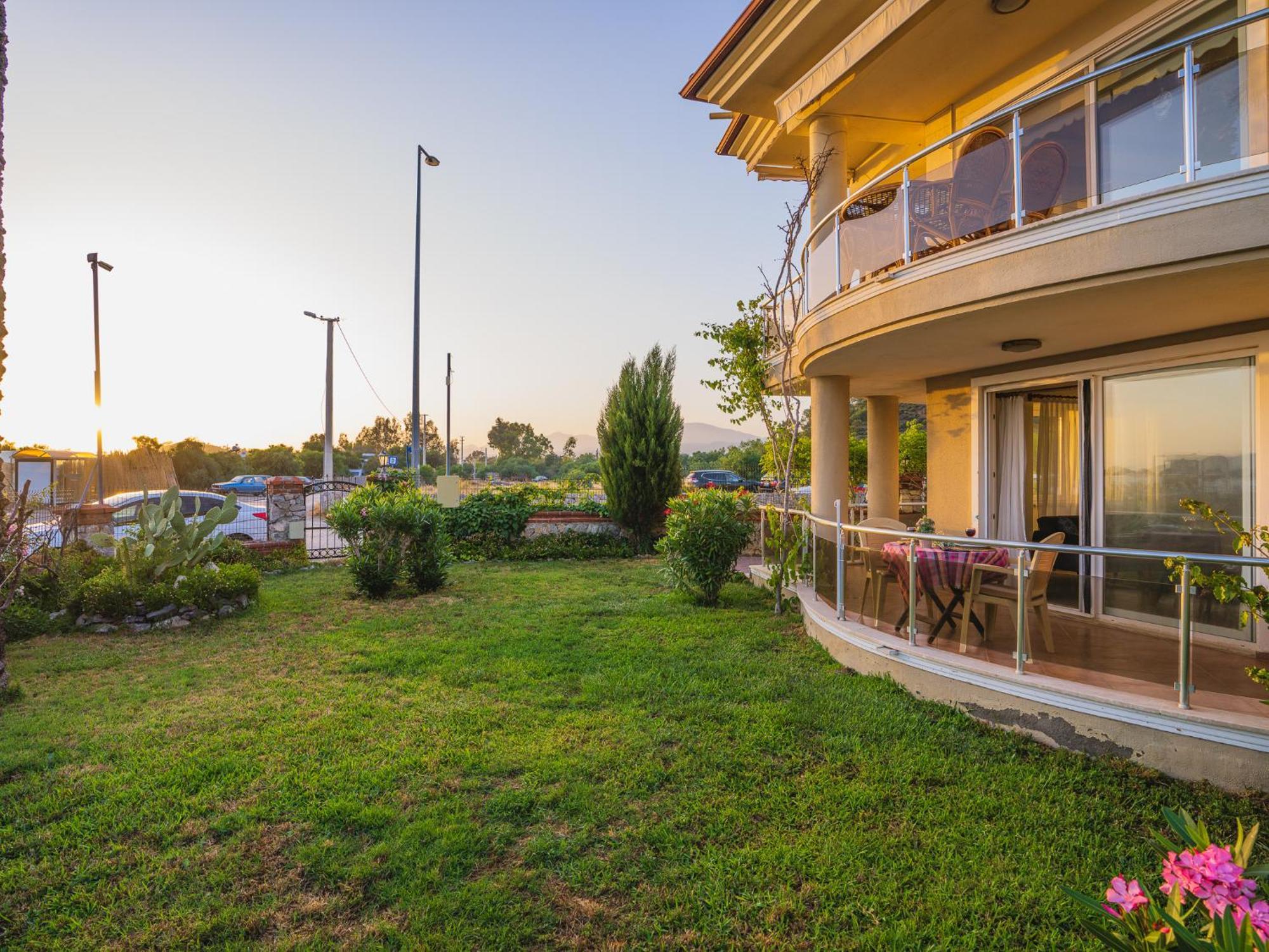 Sunset Beach Resort Aqua Lettings Fethiye Bagian luar foto