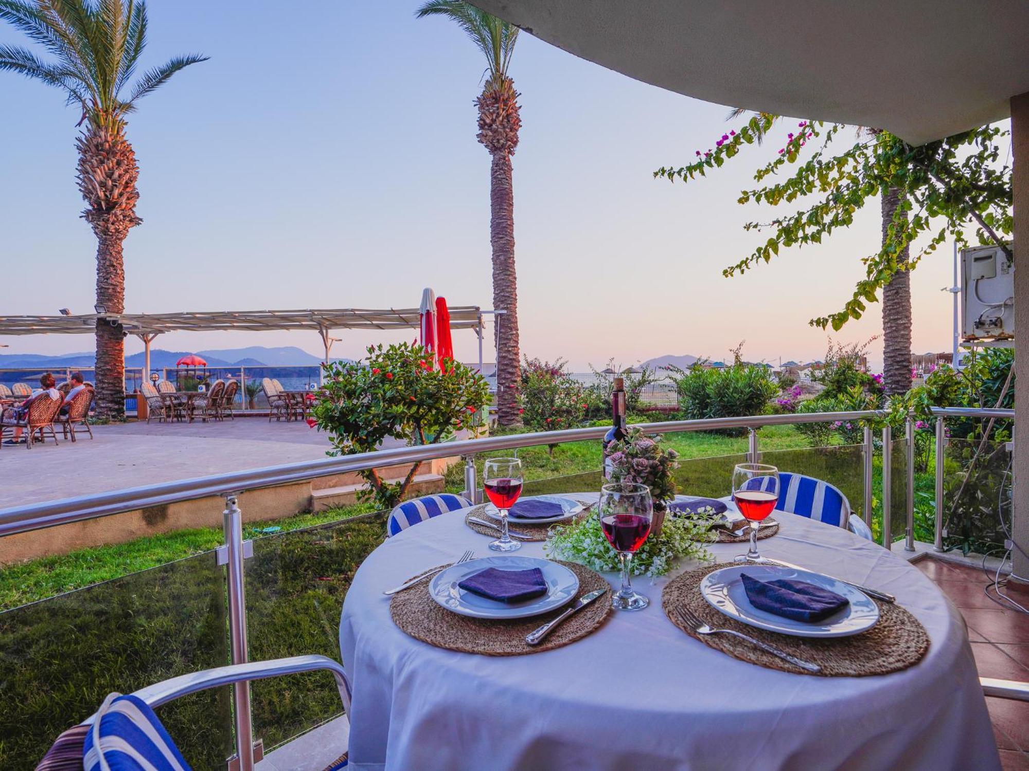 Sunset Beach Resort Aqua Lettings Fethiye Bagian luar foto